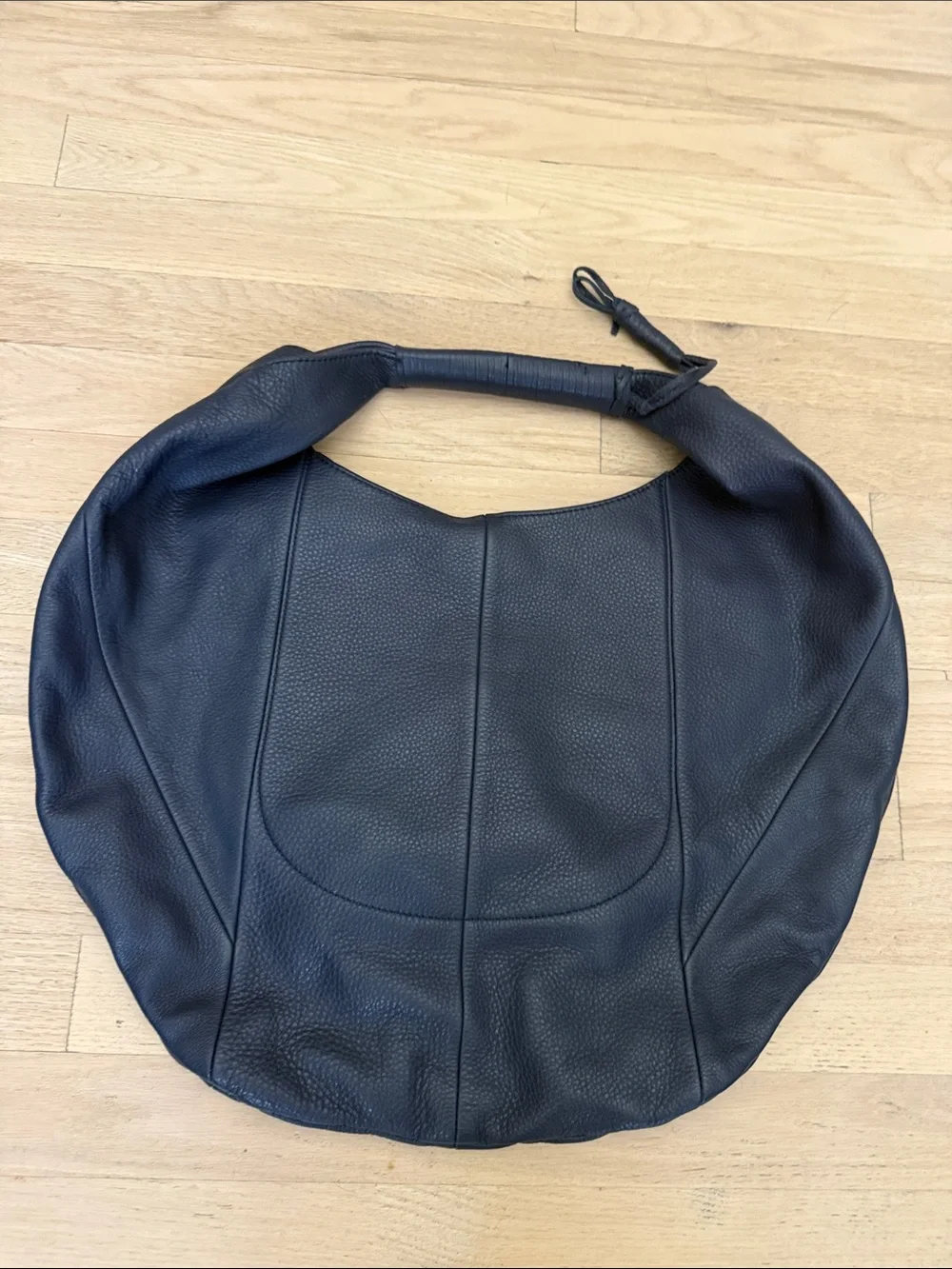 HOBO Brand Leather Purse: Medium Eclipse